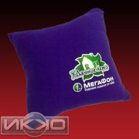 Подушка с логотипом Мегафон - Подушка из флиса с логотипом МегафонМетод нанесения: Полноцветная шелкотрафаретная печать